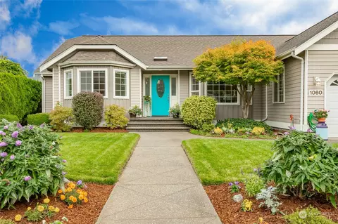 1060 Edgewater Ln, Lynden, WA 98264