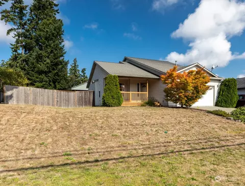 680 W Whidbey Ave, Oak Harbor, WA 98277