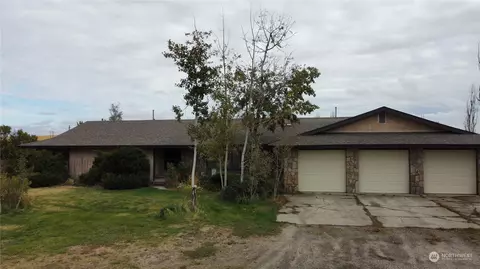 25900 3rd St N, Davenport, WA 99122