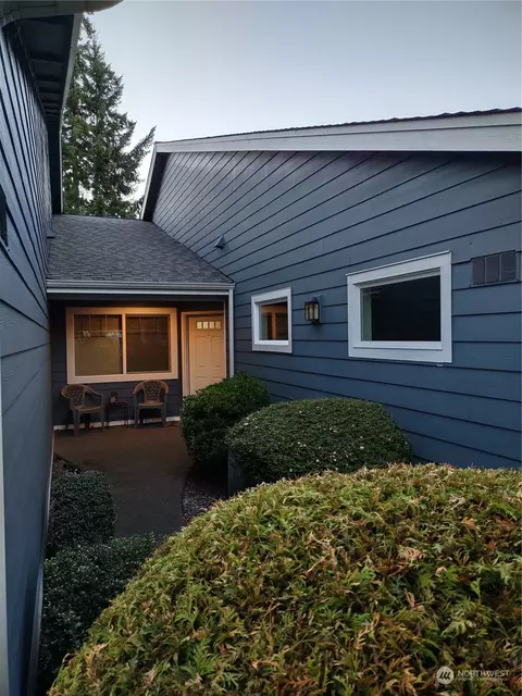 160 E Soderberg Rd #G19, Allyn, WA 98524