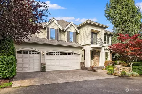 6016 Lake Washington Blvd SE, Bellevue, WA 98006