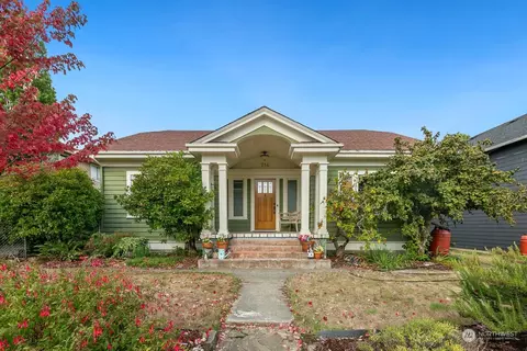 714 N 100th St, Seattle, WA 98133