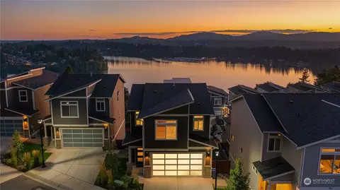 151 Blackfish Ct, Bremerton, WA 98310