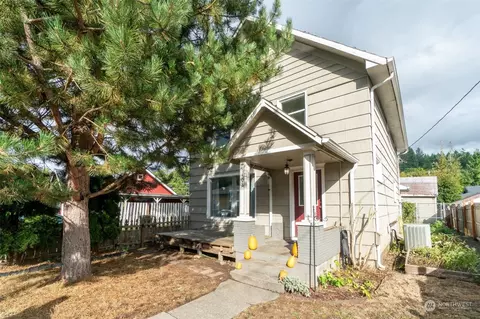 408 NW Benton Ave, Winlock, WA 98596