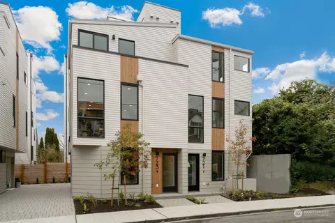 723 N Motor Pl, Seattle, WA 98103