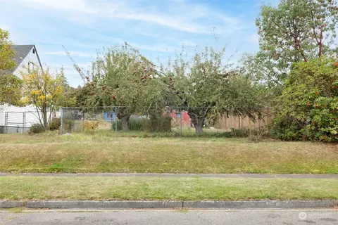 9999 E 11th St, Port Angeles, WA 98362