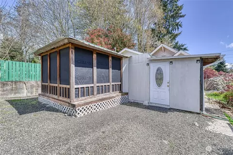 1520 Warren Ave, Bremerton, WA 98337