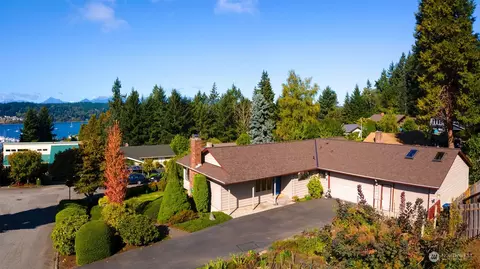 1020 NE Tollefson St, Poulsbo, WA 98370