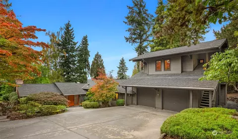 6711 W Mercer Way, Mercer Island, WA 98040