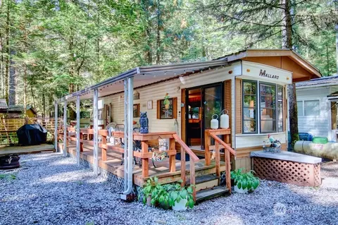 219 3 Big River Blvd E, Deming, WA 98244