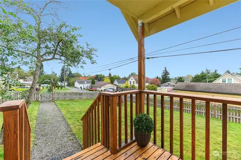 2120 48th St SE, Everett, WA 98203