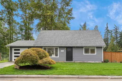 7703 NE 142nd Pl, Kirkland, WA 98034