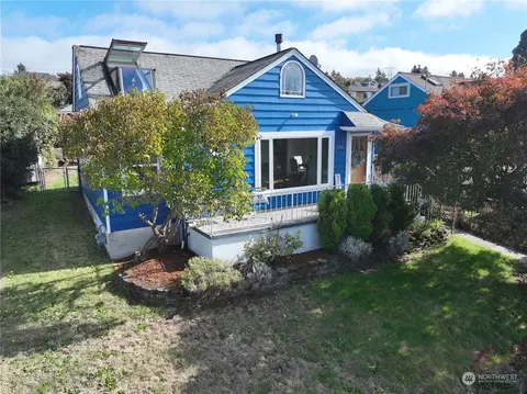 706 Renton Ave S, Renton, WA 98057