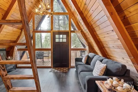 22113 Appaloosa Ln, Leavenworth, WA 98826