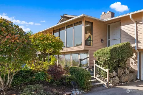 14010 Somerset Blvd SE, Bellevue, WA 98006