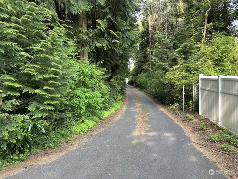 7442 Stampede Blvd NW, Bremerton, WA 98311