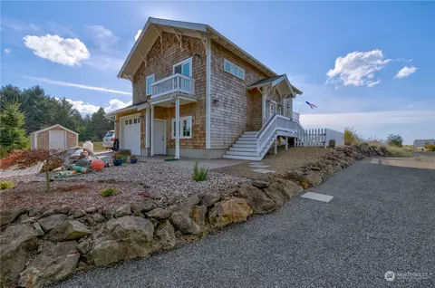 1220 146th Pl, Long Beach, WA 98631