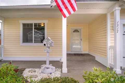 1317 Daffodil Ave NE, Orting, WA 98360 photo 2