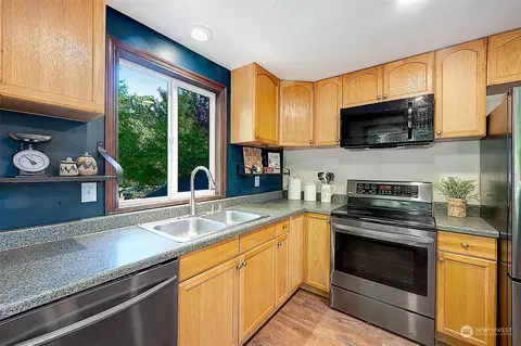 523 212th St SW, Bothell, WA 98021 photo 10