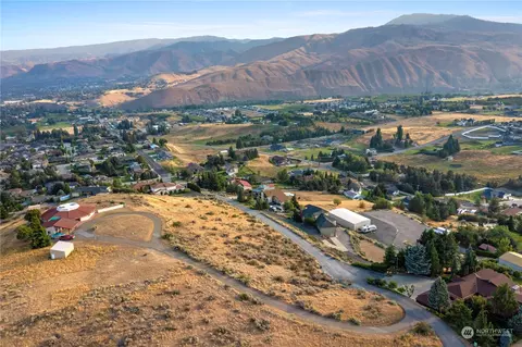 24 Solstice Ln, Wenatchee, WA 98801