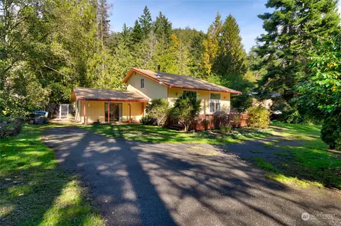 4233 Wildwood Ln, Anacortes, WA 98221