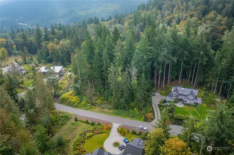 27211 SE Grand Ridge Dr, Issaquah, WA 98029