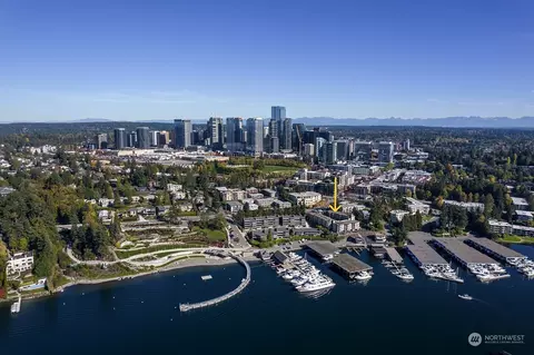 9951 NE Lake Washington Blvd #15, Bellevue, WA 98004