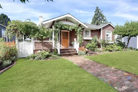 2547 30th Ave W, Seattle, WA 98199