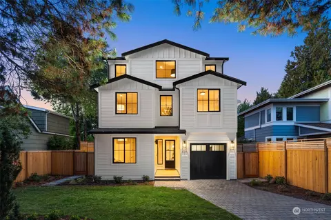 520 NE 92nd St, Seattle, WA 98115