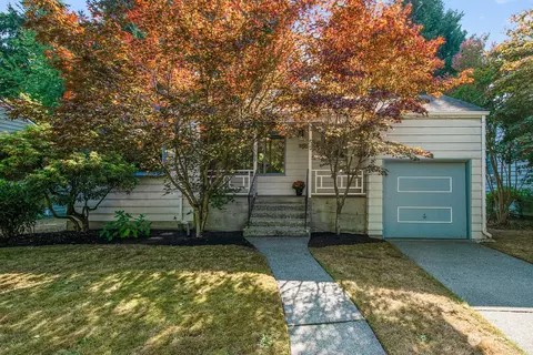 3539 NE 86th St, Seattle, WA 98115