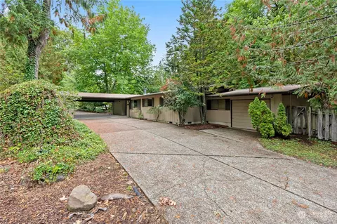 2020 Lakemoor Pl SW, Olympia, WA 98512