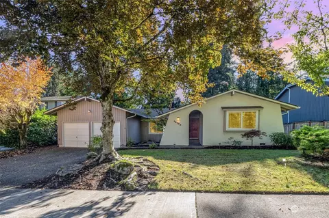 18723 SE 45th Pl, Issaquah, WA 98027