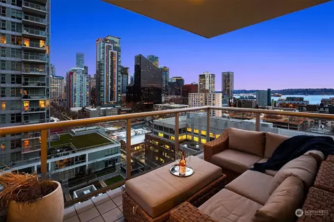 583 Battery St #1407N, Seattle, WA 98121