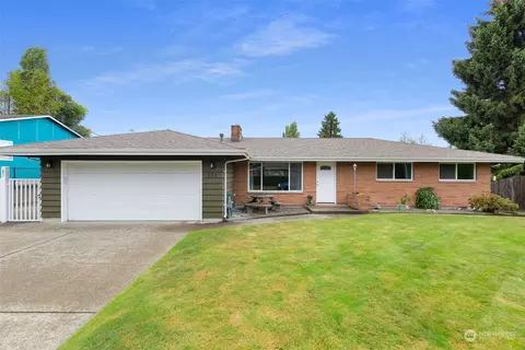 334 S 108th Pl, Seattle, WA 98168