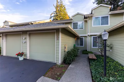 3912 NW Fairway Ln, Bremerton, WA 98312