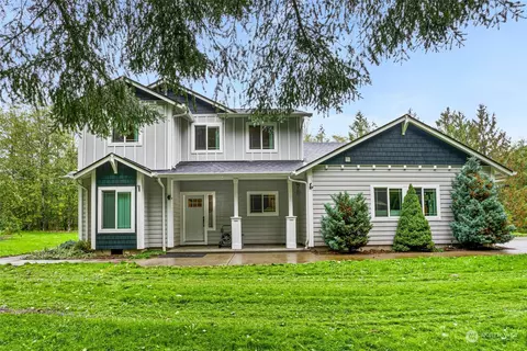 135 Salmon Run Ln, Onalaska, WA 98570