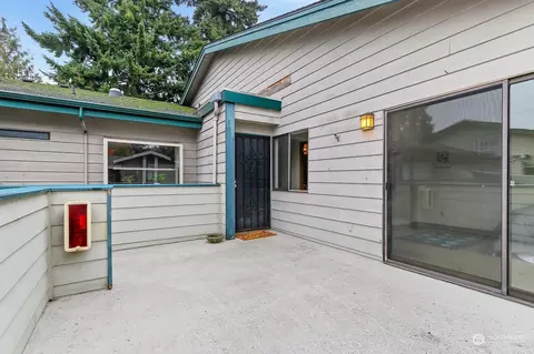8407 18th Ave W #3-203, Everett, WA 98204