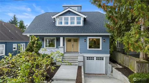 7043 17th Ave NE, Seattle, WA 98115