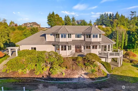 555 3rd Ln, Fox Island, WA 98333