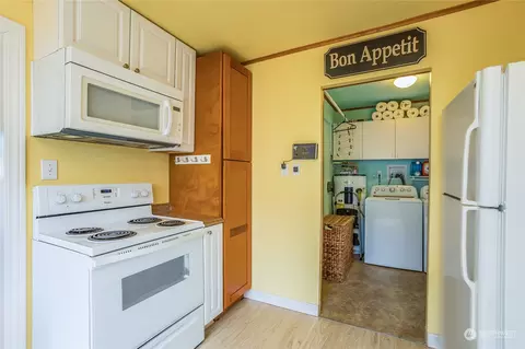 9005 Corbin Dr, Everett, WA 98204 photo 12