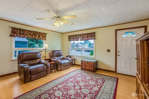 9005 Corbin Dr, Everett, WA 98204 photo 6