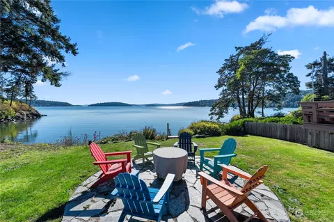 13590 Slice St, Anacortes, WA 98221