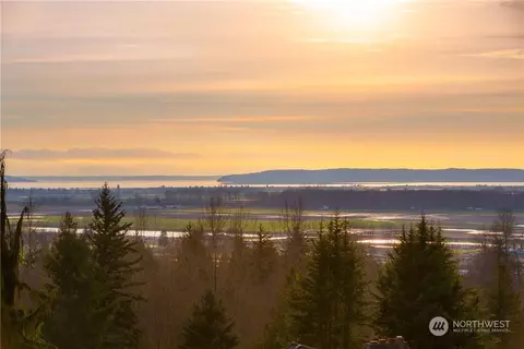 17577 S Skyridge Dr, Mount Vernon, WA 98274