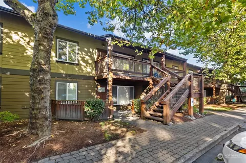 21305 48th Ave W #B210, Mountlake Terrace, WA 98043