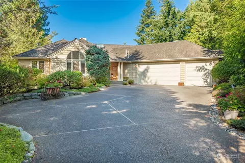 8835 Osprey Rd, Blaine, WA 98230
