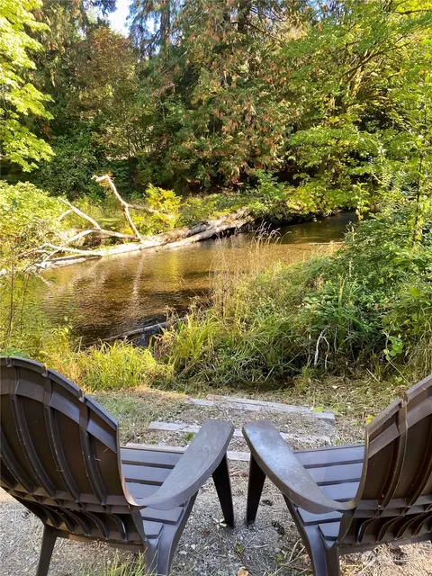 311 E Sherwood Creek Rd, Allyn, WA 98524
