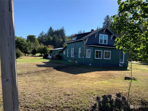 Exterior - 1121 Willapa Rd, Raymond, WA 98577 photo 3 of 12