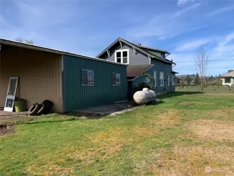 Exterior - 1121 Willapa Rd, Raymond, WA 98577 photo 9 of 12