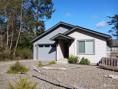 30900 M Pl, Ocean Park, WA 98640