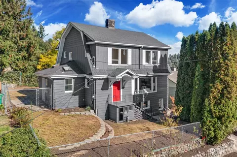 2120 NE 75th St, Seattle, WA 98115